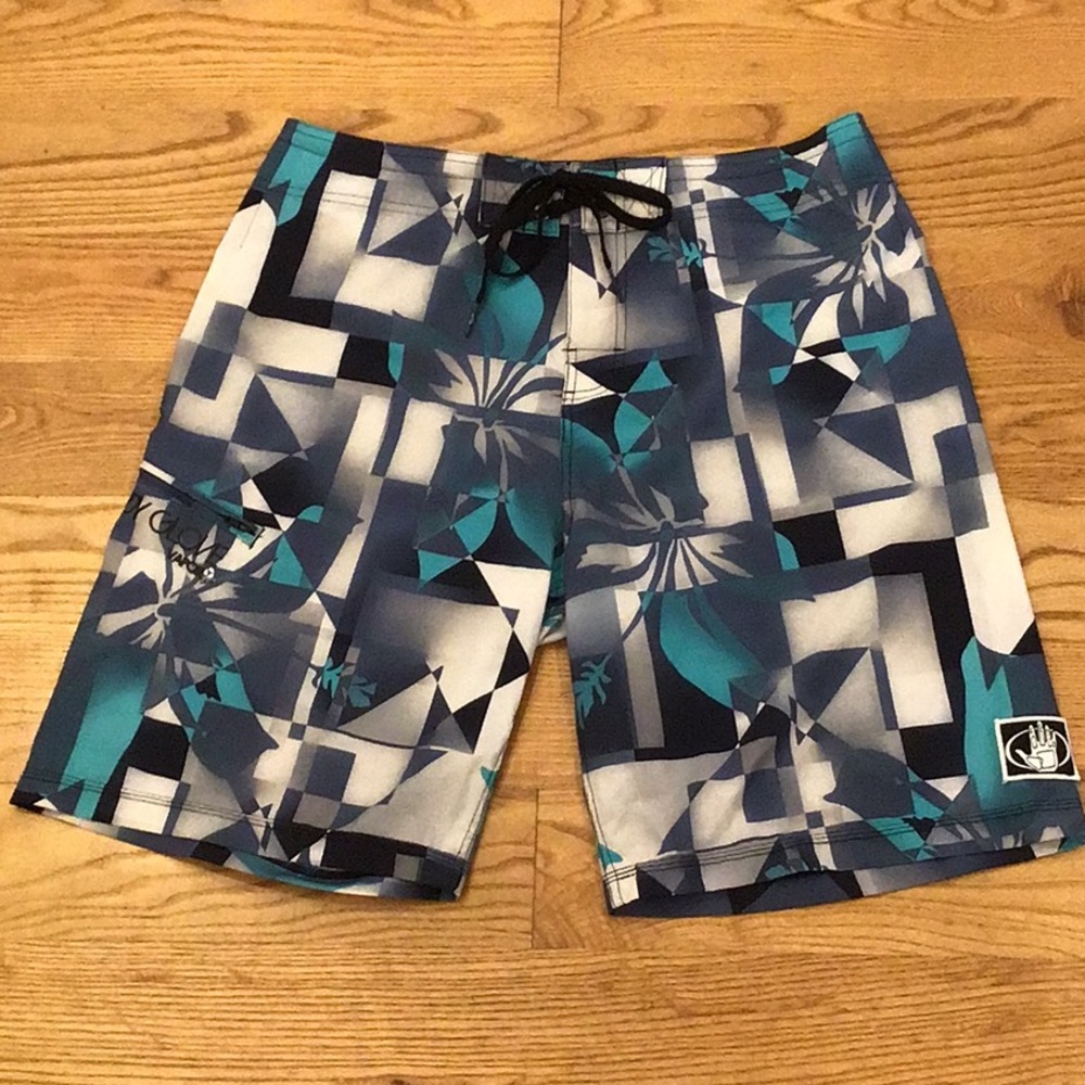 Body Glove “Vapor” boardshorts size 34